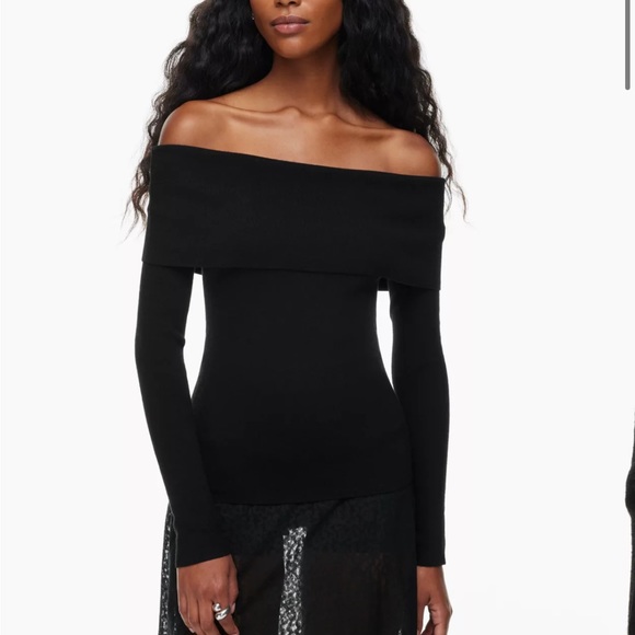 ✨ Wilfred Nola Sweater✨ - Picture 3 of 3